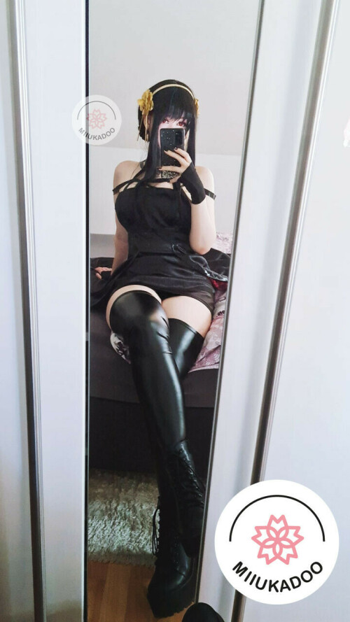 Yor Forger 3f010ad5a67458d2c