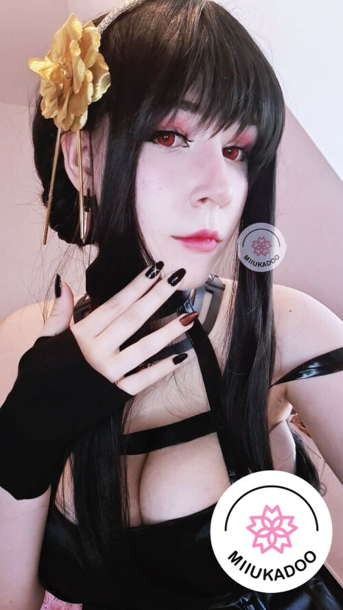 Yor Forger 442d8c1e6290e9c3d3