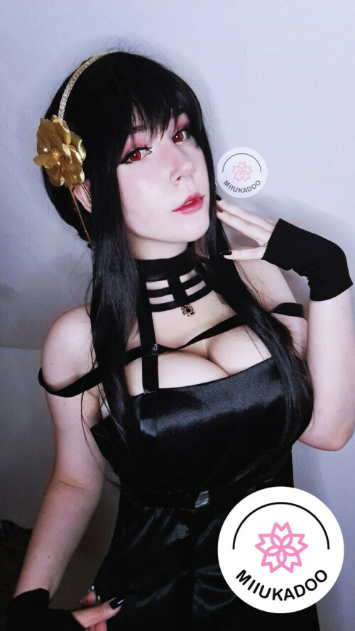 Yor Forger 51b96f8815058a3e8a