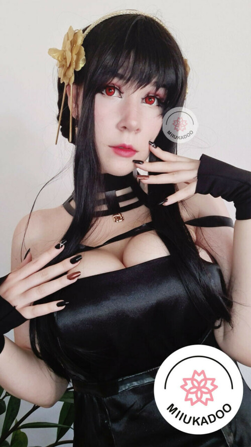 Yor Forger 61ca83bfd762f99fb4