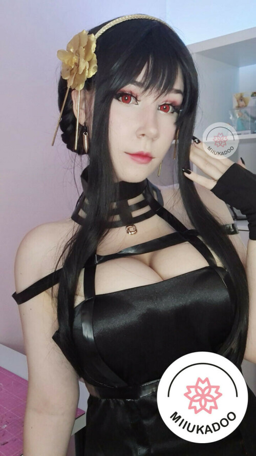 Yor Forger 87c8dc7909d8baa63