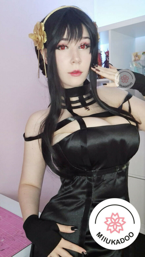 Yor Forger 95a4748373b254bdb