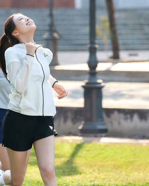 Yunaa 55fd39f41f15579ec