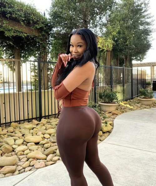 Zelie 24e7cd350642f81b3f