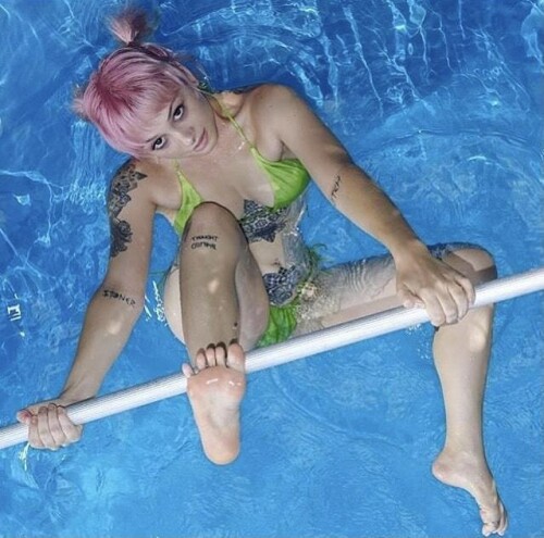 Zheani2 Feet 5476798