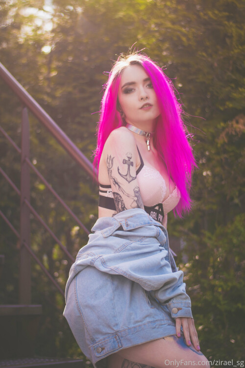 Zirael Rem OnlyFans zirael sg 2020 01 18 19220946 Backyard HD set from Ivylina 3