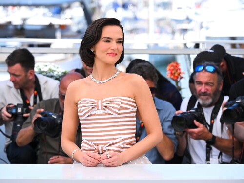 Zoey Deutch 022a2b84cab106f1490