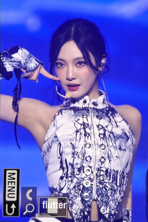  1870090357033373852 17f7f73daa99551c9