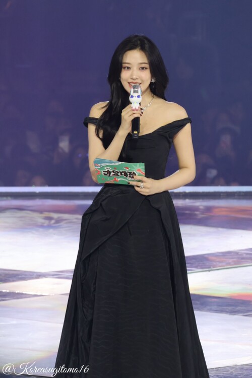  1871841218113712160 232e4bb90c4fab12f