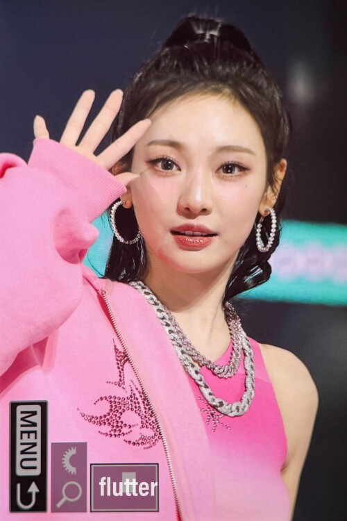  1871905773967806559 1f3b33b3f2f72959e