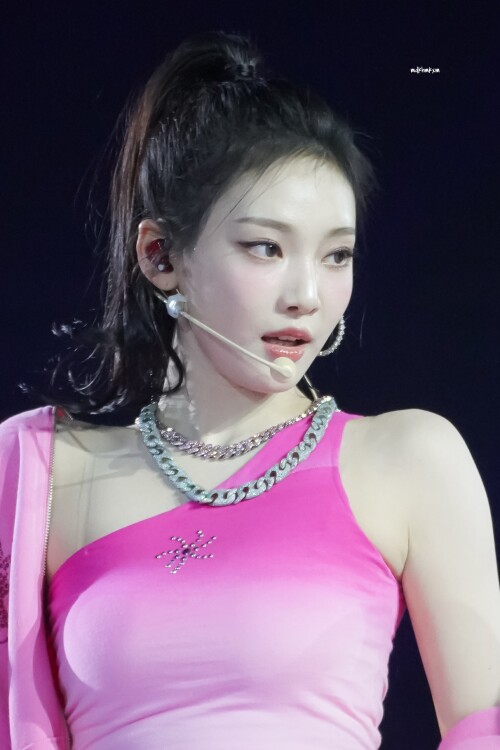  1871962184852656330 1306b8cbab6c41964