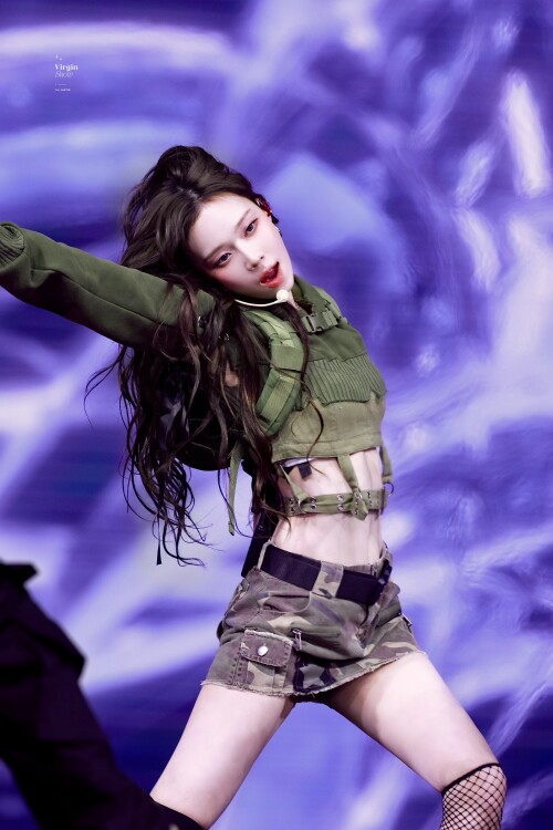  1878104262632263877 3ae28a54b02197a73