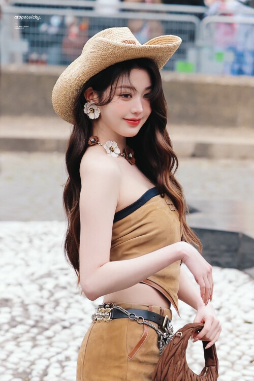  1899778007130395020 225930c1324869e11