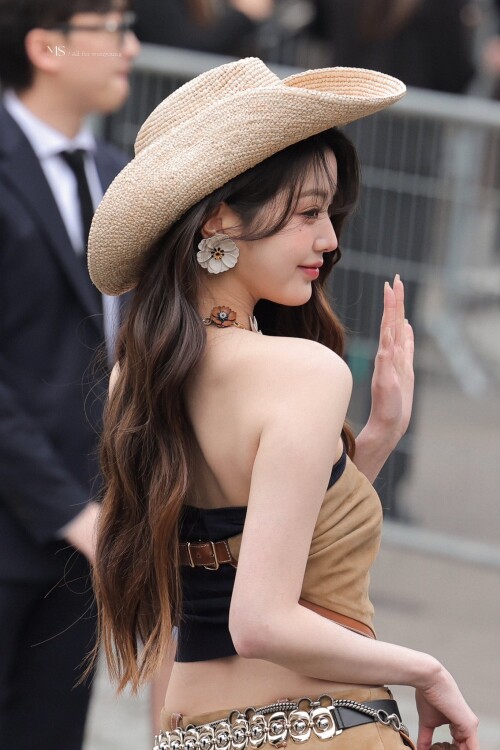  1899784014736789640 2fe2d1ff3bbf8a7f9