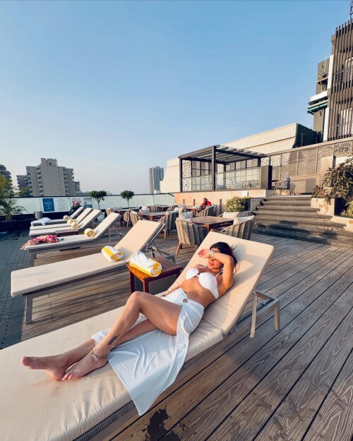 _lewna.01_pDJ3dtQcyAjp1-7793e41775e42ffb3