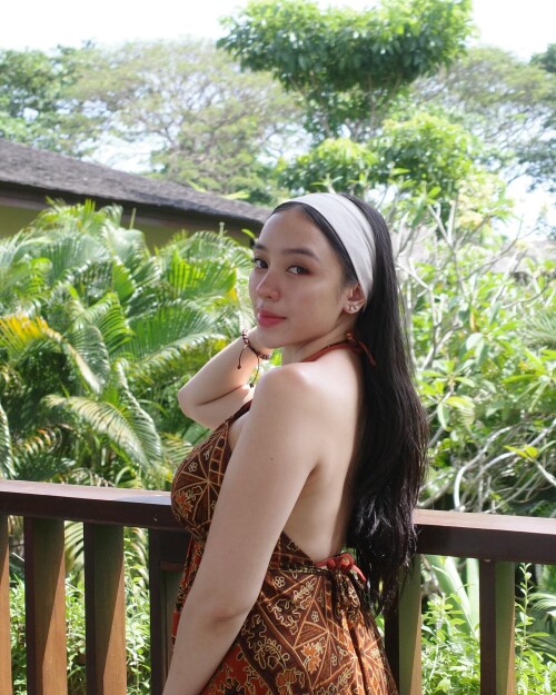 aamandazahra 20250630 1813da9e263659879d5e839e45f2616854