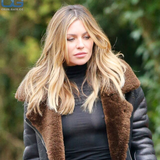 abigail-clancy-pokies-66739