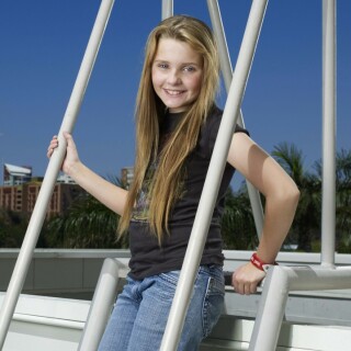 abigail_breslin_photos_04