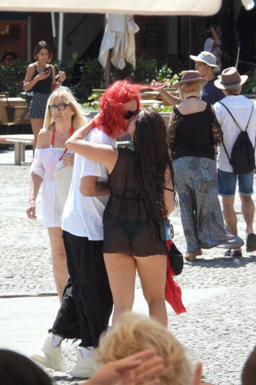 addison-rae-2022-08-16-335678b275bdfe619c