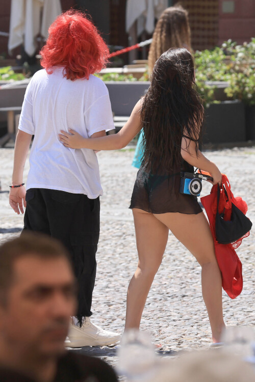 addison-rae-2022-08-16-84978686d4aa799a8