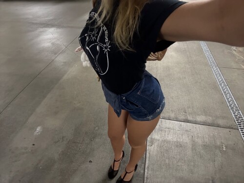 addisonraee-photo-DOl_dRwErq0-20250914_150036_5481880618819b56ba90c9754