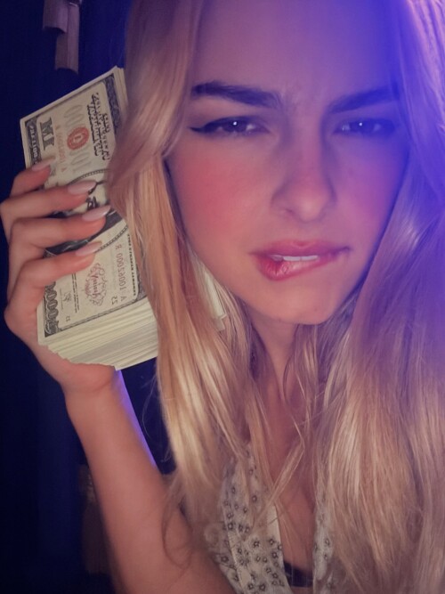 addisonraee-photo-DPZcPNVEpym-20251004_143320_5585681568adcf37ca55045a9
