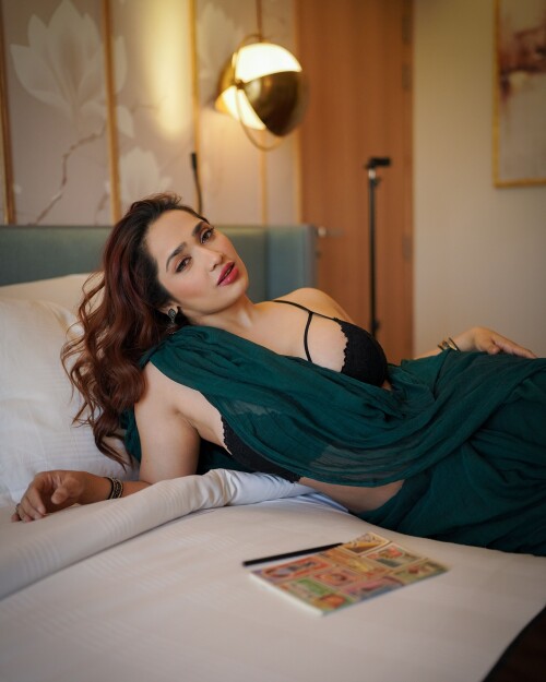 aditi 5d053c4ae5fc1b80d