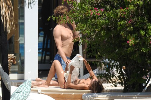 adkkd9d9d20ec08cd829192d1