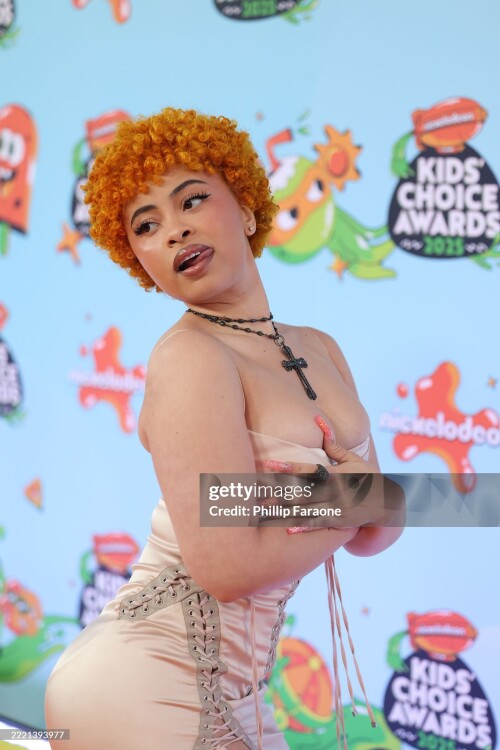 SANTA MONICA, CALIFORNIA - JUNE 21: Ice Spice attends the Nickelodeon Kids' Choice Awards 2025 at Barker Hangar on June 21, 2025 in Santa Monica, California. (Photo by Phillip Faraone/Getty Images for Nickelodeon)