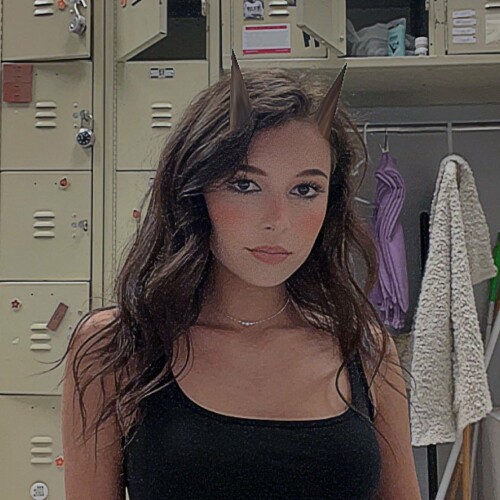 adrianacrespo.20 2881695053908606418 1691674622