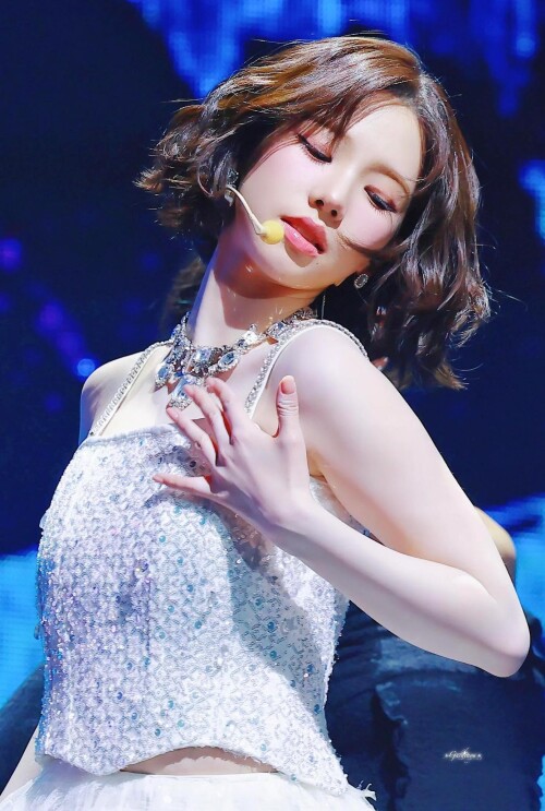 aespa karina v0 c382k7b60kme1243e1730a5ad8807