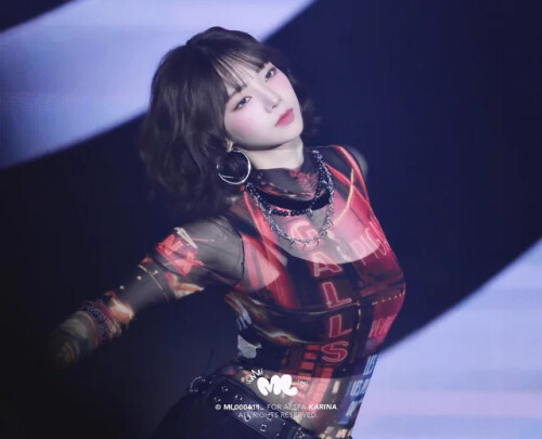 aespa karina v0 fyg6hafjb1xe19becaaeb9de2cf18