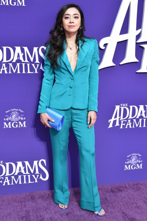aimee garcia the addams family premiere in la 0f1fc459952f47906
