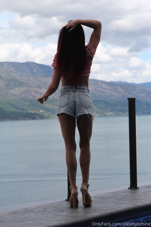 aleahjasmine 2020 06 26 71663202 Cheeky Shorts and crop top pt 1 photoshoot D