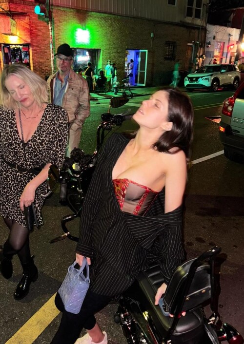 alex8e0c6a27265ea380