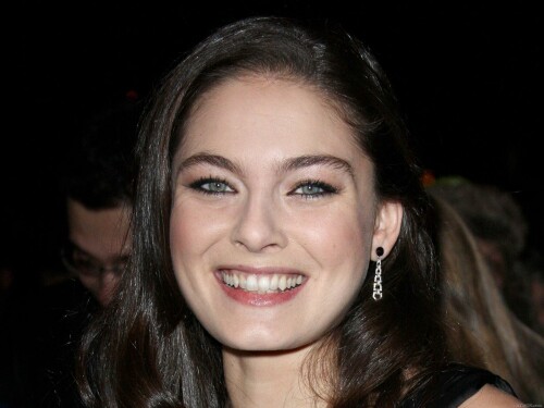 alexa davalos 110