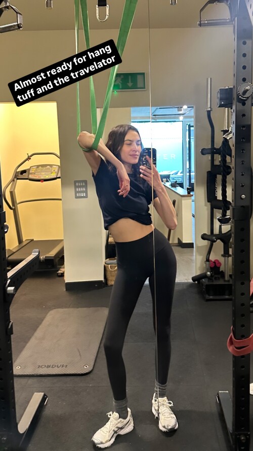 alexachung 20250424 00019ad591476f8577d0