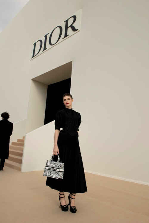 alexandra daddario getting ready for the dior with harper s bazaar february 2023 4