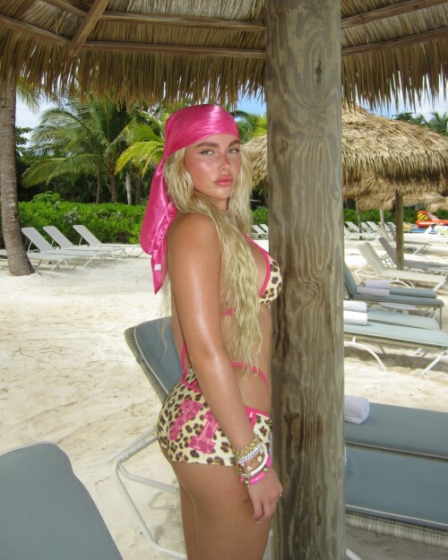 alexatiziani 3552047555699995633 2025 01 233e593b878108bfa3