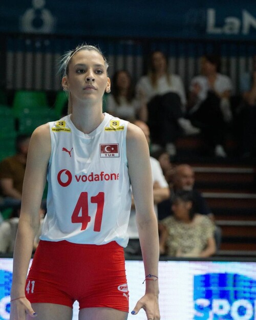 alexia carutasu v0 s6fl7pkr7mff119d008f13ec1d7a6