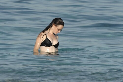 alexis bledel 9 5 2011 0000187e9845e65e6b7656