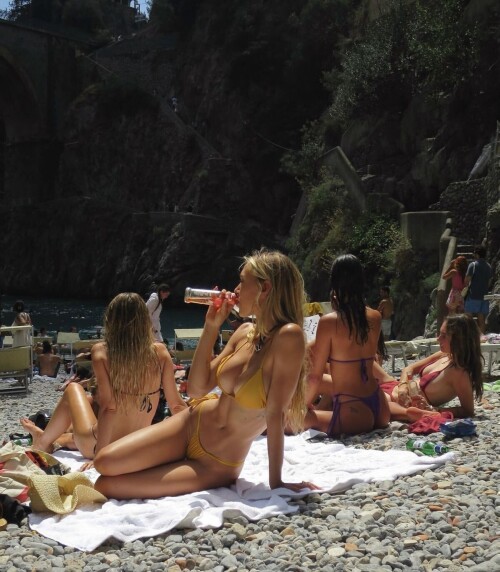 alexis ren beyond the pines magazine july 2024 1 0b5b63e11f3df497