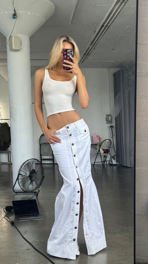 alexisren stories 3638445249661510031 20250523 012811 5006056173db4b42be87a13ee