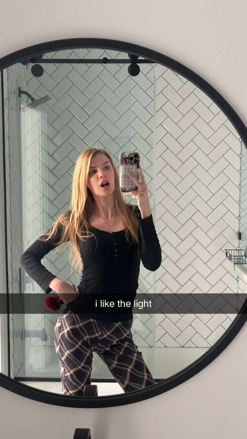 alissaviolet RDownloadd981a6a220fb2047