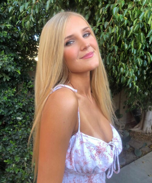 allie dunn B3kuExTlIXF 