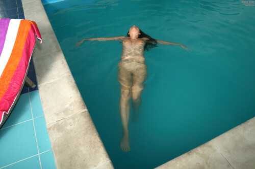 als_stacycruz_s3_189585addf05052e90e