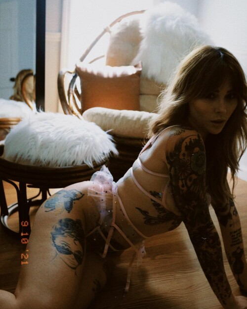 alyshanett 2 CUIyFtML3Pj 