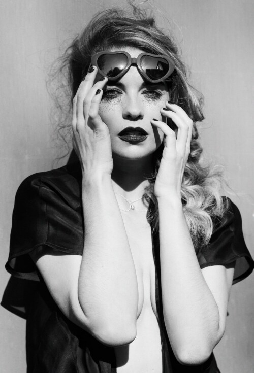 am 000112dc359afe71d1a1c