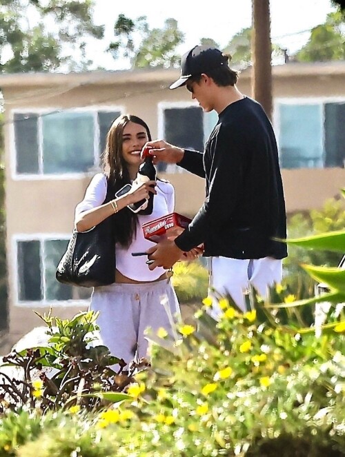 amadbwhitesdreds 160a21ef9e43e81e5b