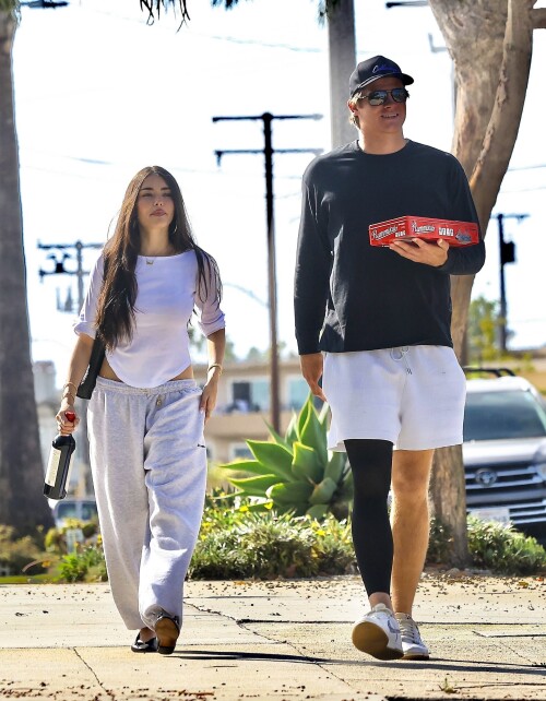 amadbwhitesdreds 6903083fc2ecea31f